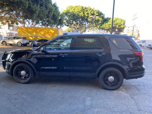 Black 2016 Ford Utility Police Interceptor Base