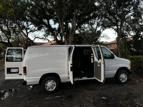 2007 Ford E150 Base