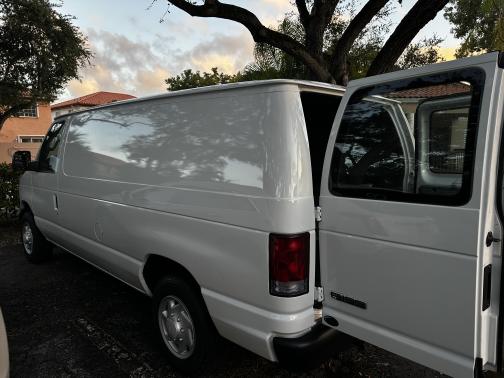2007 Ford E150 Base