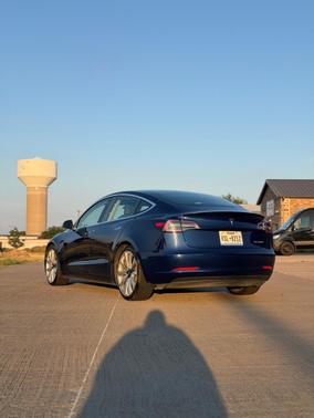 Blue 2018 Tesla Model 3 Performance