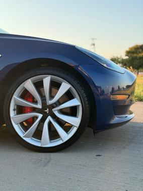 Blue 2018 Tesla Model 3 Performance