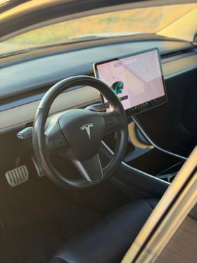 Blue 2018 Tesla Model 3 Performance