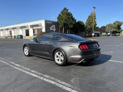 2017 Ford Mustang V6