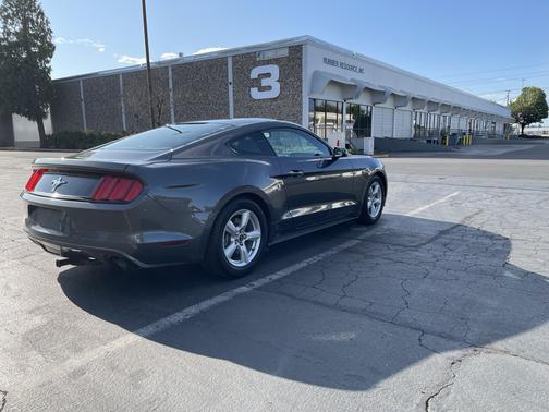 2017 Ford Mustang V6