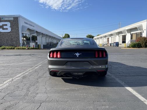 2017 Ford Mustang V6