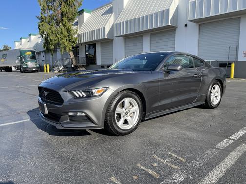 2017 Ford Mustang V6