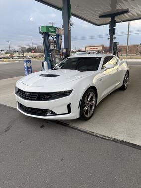 White 2022 Chevrolet Camaro LT1
