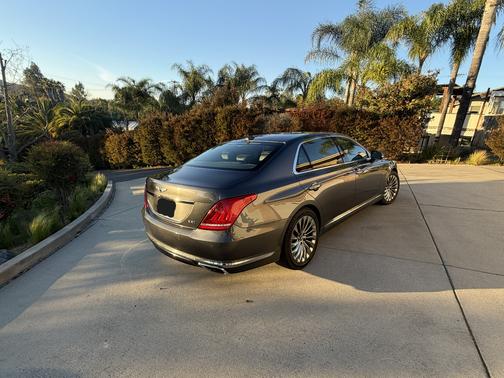 Gray 2018 Genesis G90 3.3T Premium