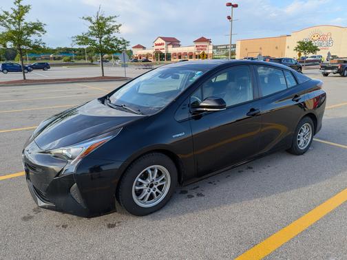 2016 Toyota Prius Four Touring