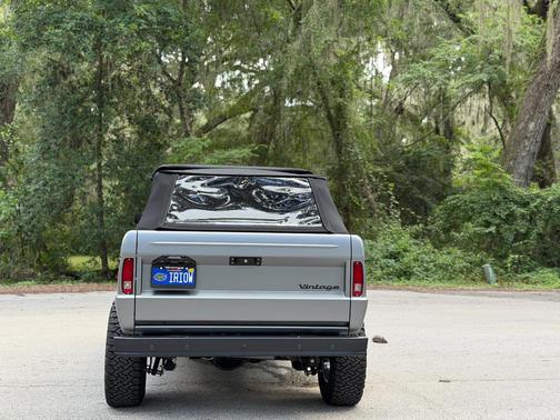 Gray 2024 Ford Bronco Black Diamond