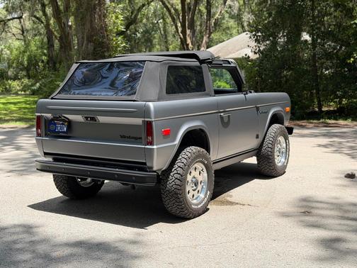 Gray 2024 Ford Bronco Black Diamond