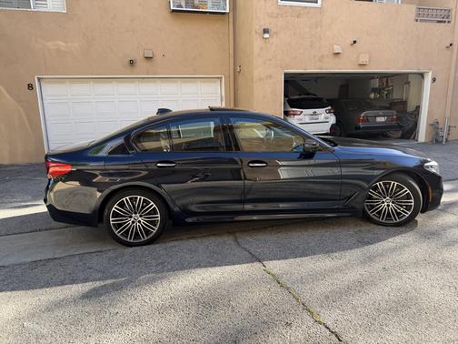 Blue 2017 BMW 530 i