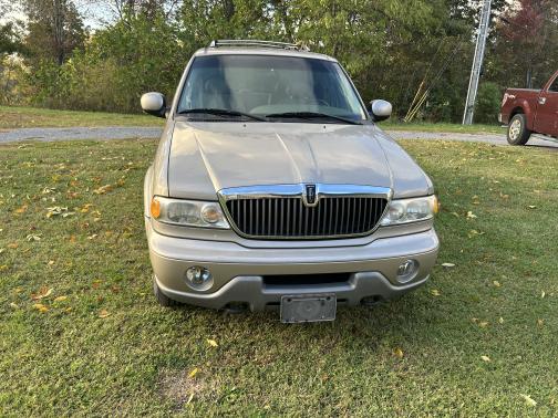 2001 Lincoln Navigator Base