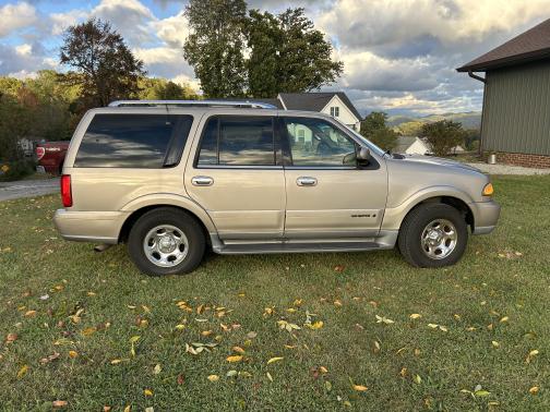 2001 Lincoln Navigator Base