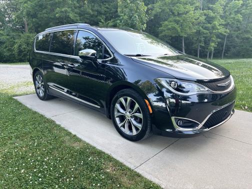 Black 2020 Chrysler Pacifica Limited