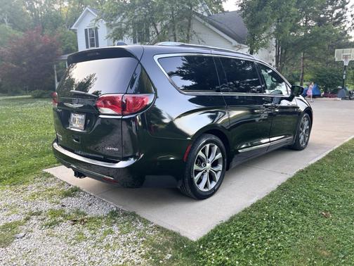 Black 2020 Chrysler Pacifica Limited