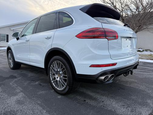 2016 Porsche Cayenne Cayenne S