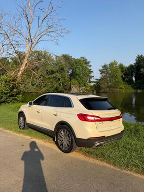 Beige 2016 Lincoln MKX Reserve