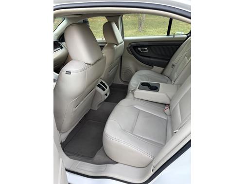 2010 Ford Taurus SEL