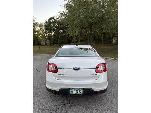 2010 Ford Taurus SEL
