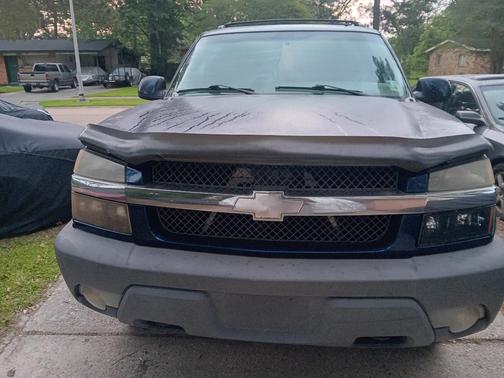 Blue 2002 Chevrolet Avalanche 1500