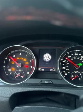 White 2017 Volkswagen Golf GTI SE 4-Door