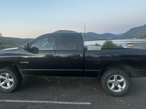Black 2008 Dodge Ram 1500 SLT Quad Cab