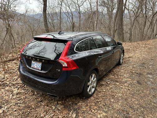 2017 Volvo V60 T5 Platinum