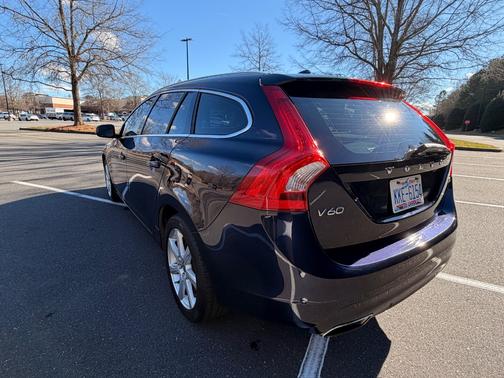 2017 Volvo V60 T5 Platinum