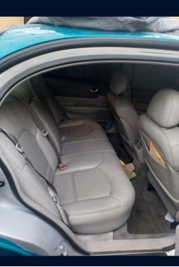 Green 2000 Lincoln Continental Base