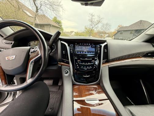 2019 Cadillac Escalade Luxury