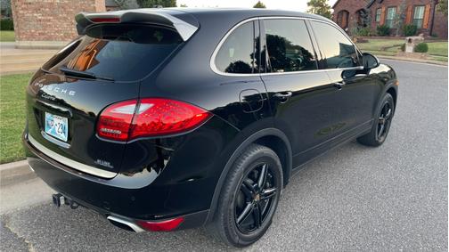 2014 Porsche Cayenne Cayenne Platinum Edition