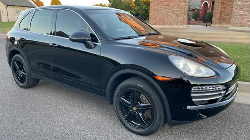 2014 Porsche Cayenne Cayenne Platinum Edition