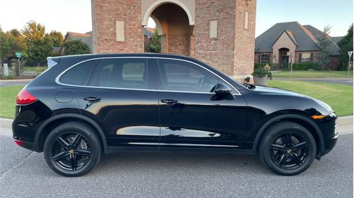 2014 Porsche Cayenne Cayenne Platinum Edition
