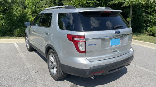Photo 2 of 10 of 2011 Ford Explorer Limited