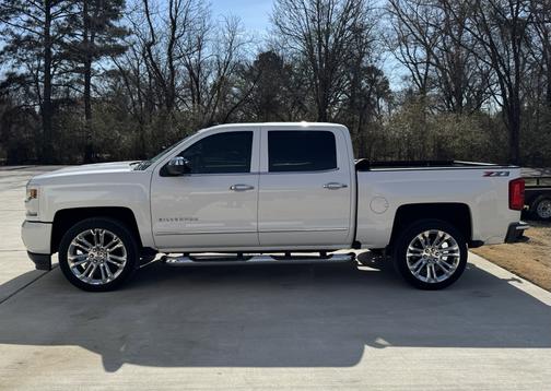 White 2018 Chevrolet Silverado 1500 2LZ