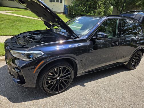 2022 BMW X5 M50i