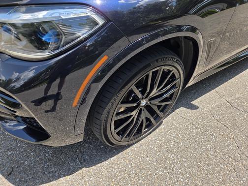 2022 BMW X5 M50i