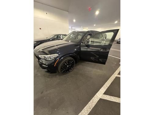 2022 BMW X5 M50i