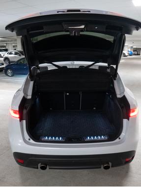 2017 Jaguar F-PACE 35t R-Sport