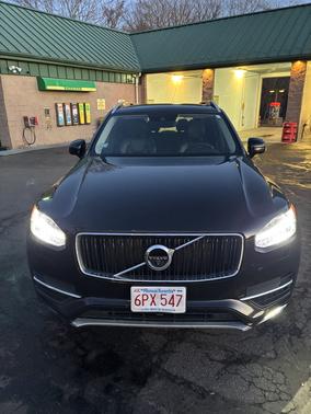 2017 Volvo XC90 T6 Momentum