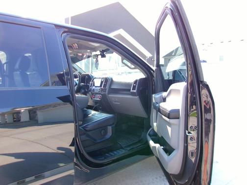 Black 2017 Ford F-150 XLT