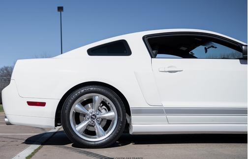 White 2007 Ford Mustang GT