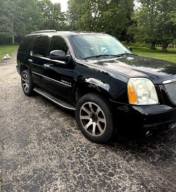 Black 2007 GMC Yukon Denali