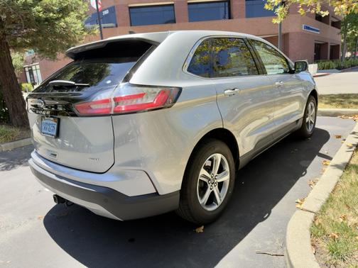 Gray 2024 Ford Edge SEL