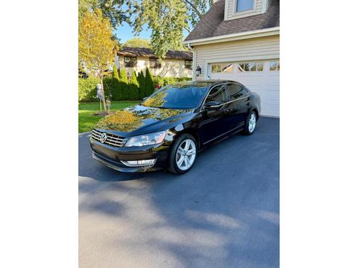 Black 2015 Volkswagen Passat 2.0L TDI SEL Premium
