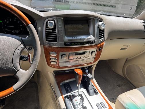 2005 Lexus LX 470 Base