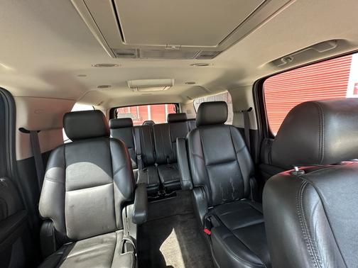 Black 2013 GMC Yukon XL Denali