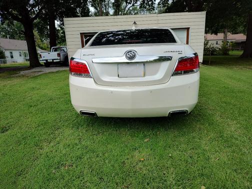 White 2010 Buick LaCrosse CXS