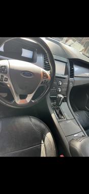 Black 2015 Ford Taurus SEL
